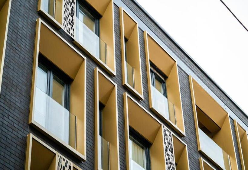 2 Bedroom Suite with Balcony, Vagabond Grand Or