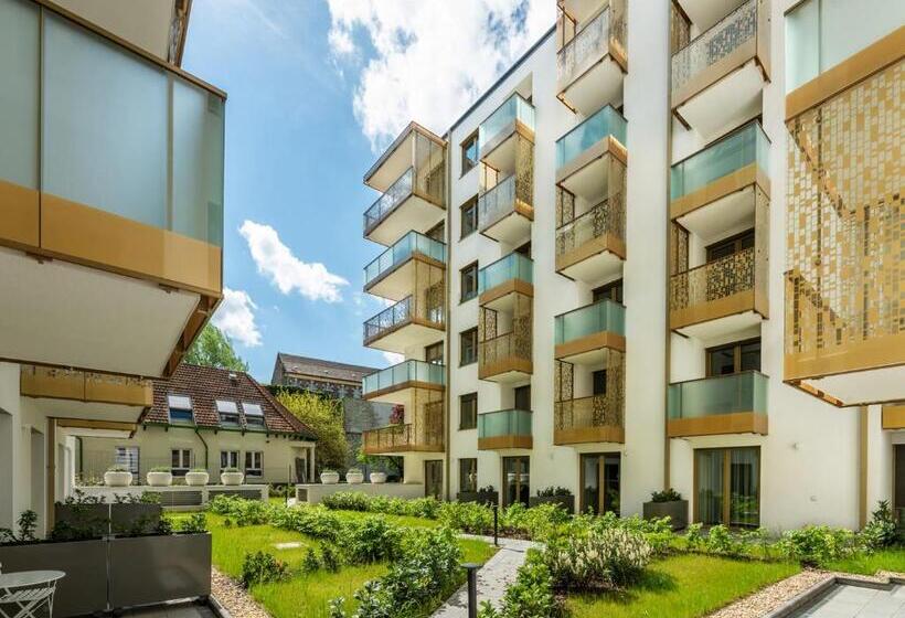 2 Bedroom Suite with Balcony, Vagabond Grand Or