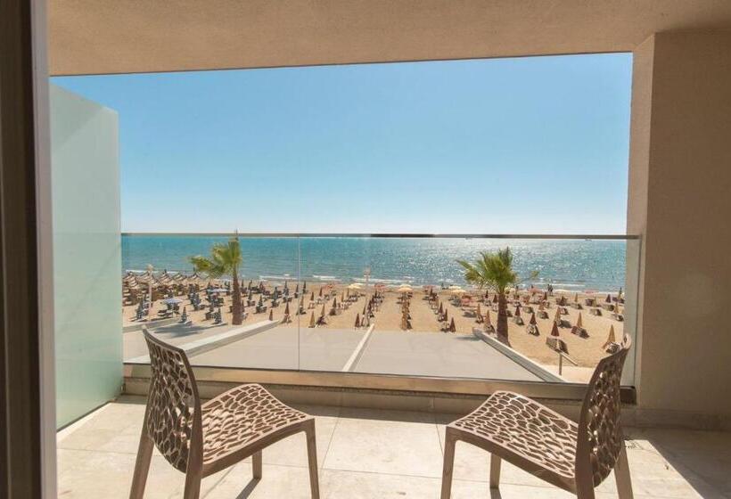 اتاق لوکس با چشم‌انداز دریا, Amr Hotel Durres