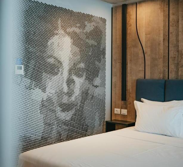 اتاق لوکس با بالکن, Amr Hotel Durres