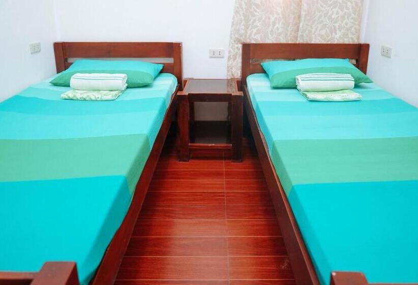 اتاق استاندارد, C Star Travellers Inn