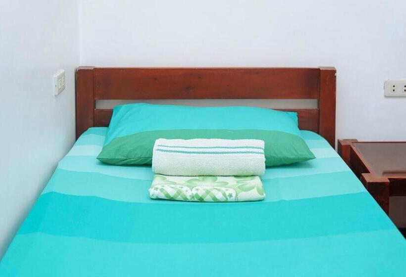 اتاق استاندارد, C Star Travellers Inn