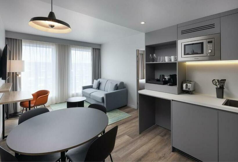Люкс Кровать Кинг, Residence Inn By Marriott Paris Charles De Gaulle Central Airport