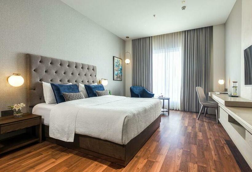 اتاق استاندارد با تخت بزرگ برای معلولان, Wyndham Chandigarh Mohali