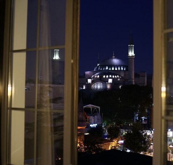 اتاق استاندارد, Sura Hagia Sophia