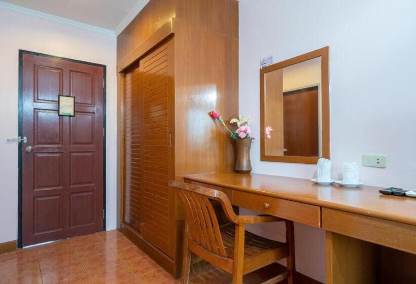 اتاق لوکس با بالکن, Patong Central Residence And Apartment