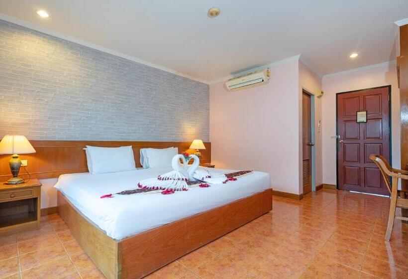 اتاق لوکس با بالکن, Patong Central Residence And Apartment