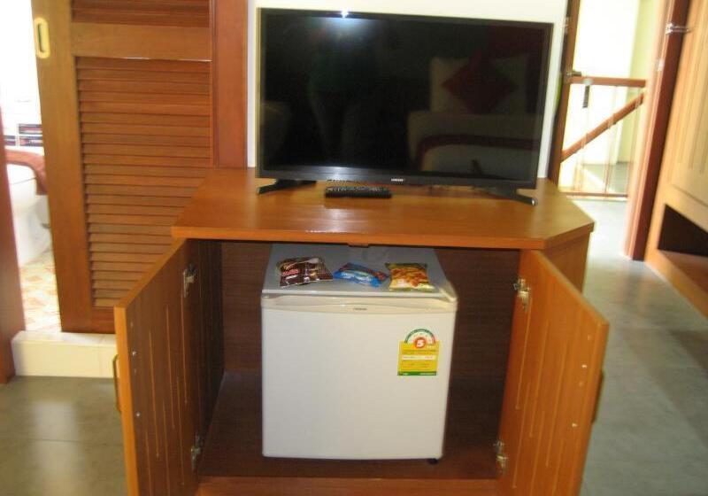 اتاق لوکس با بالکن, De Nawarat Chiangmai Boutique Apartment