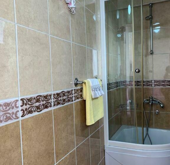اتاق استاندارد با بالکن, Guest House Nuhii