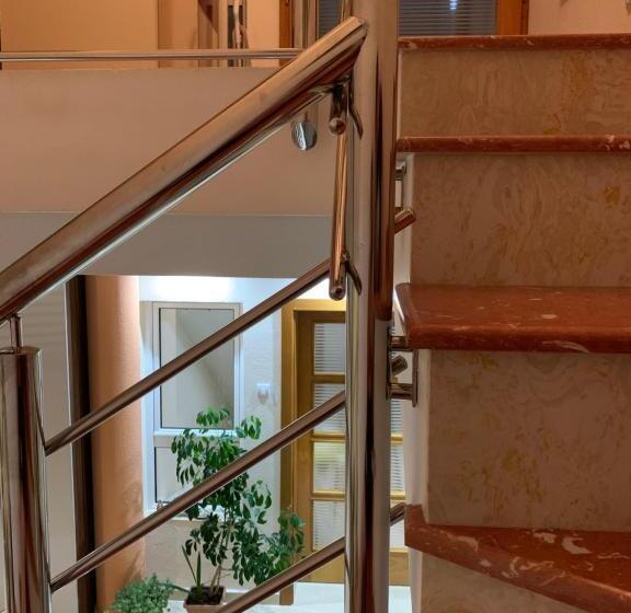 اتاق استاندارد با بالکن, Guest House Nuhii