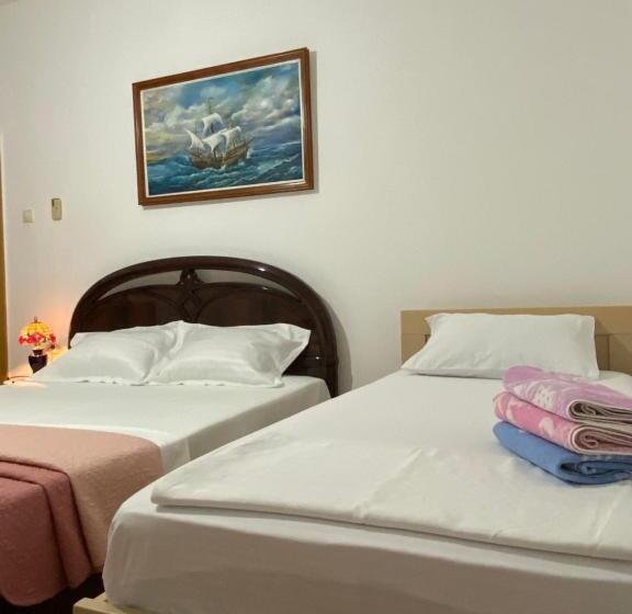 اتاق لوکس خانوادگی, Guest House Nuhii