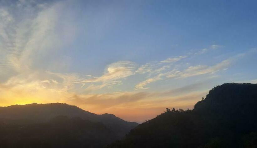 Quarto Estandar Vista Montanha, Aloft View