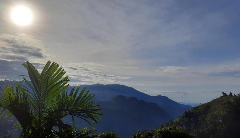 Quarto Estandar Vista Montanha, Aloft View