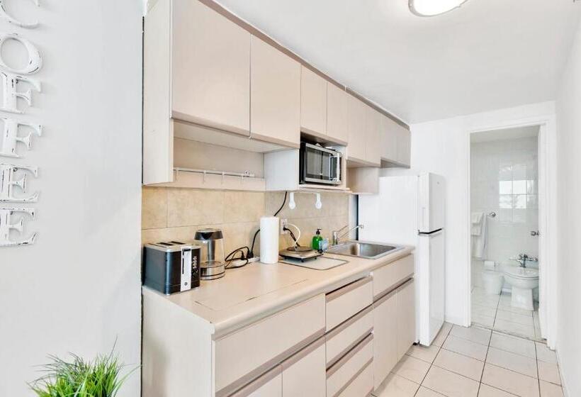 استودیوی استاندارد, Seastays Apartments