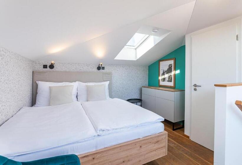 Suite with Terrace, Restovna
