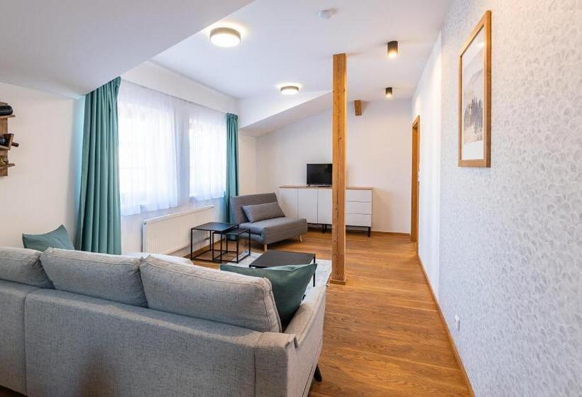 Suite with Terrace, Restovna