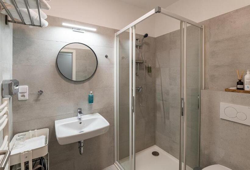 اتاق استاندارد, Restovna