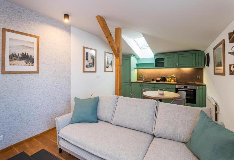 Suite with Terrace, Restovna