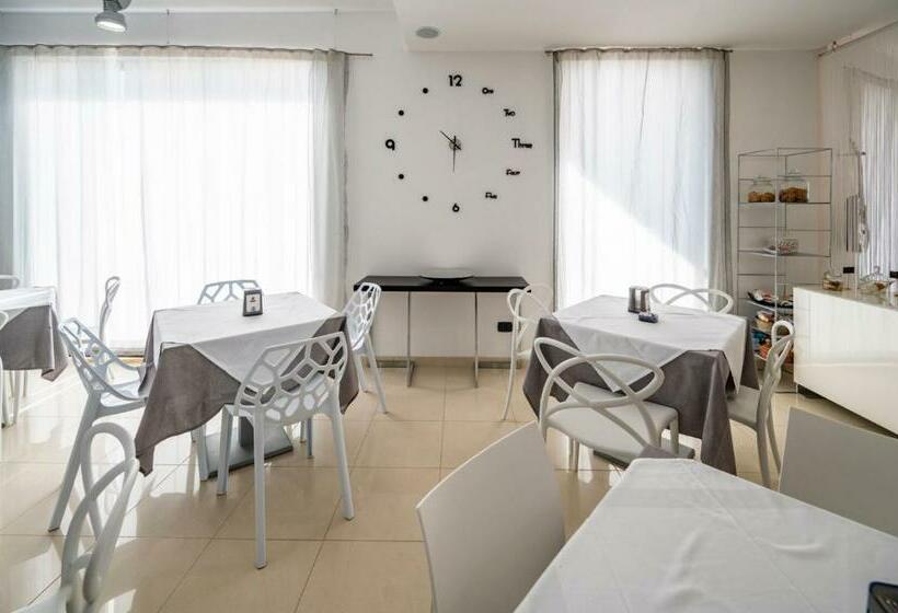 سوییت جونیور, Villa Floyd Charming Rooms B&b
