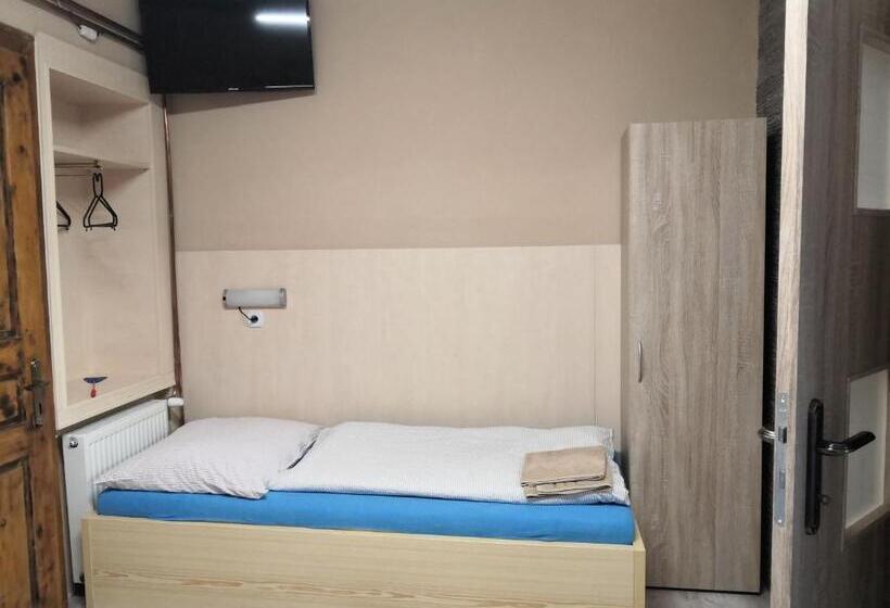 Трехместный Номер Стандарт с Балконом, Penzion U šmídů Náměstí