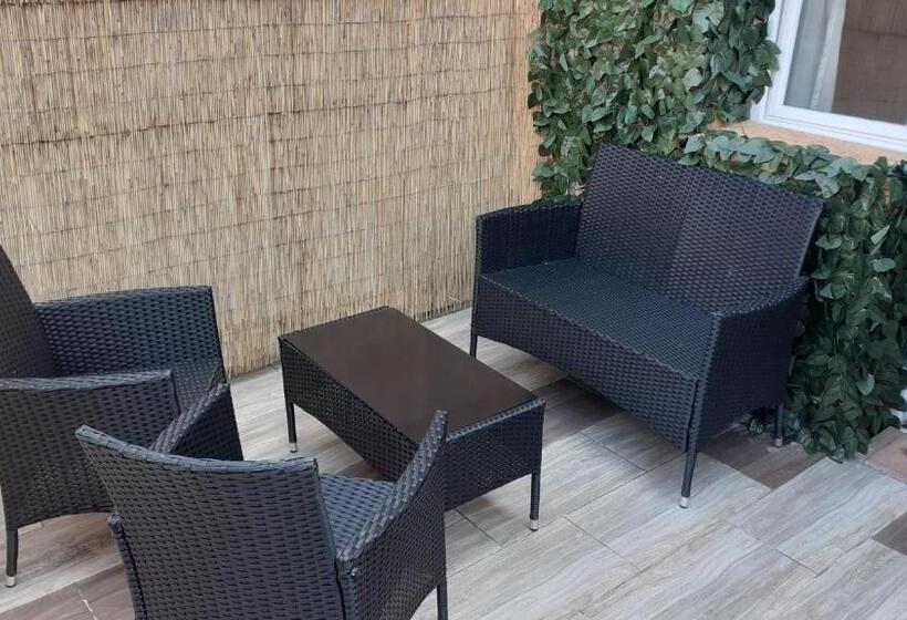 Трехместный Номер Стандарт с Балконом, Penzion U šmídů Náměstí