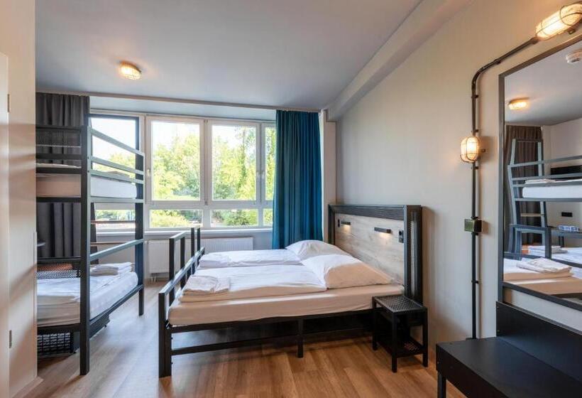 家庭间, a&o Stuttgart City