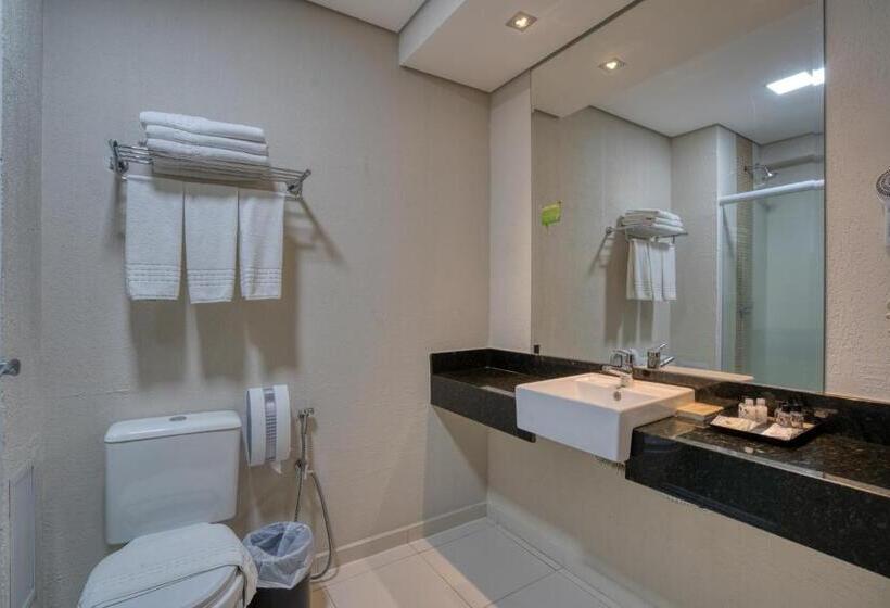 Quarto Triplo Estandar, Viale Tower
