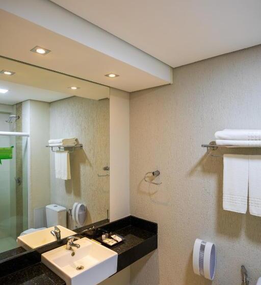 Quarto Triplo Estandar, Viale Tower