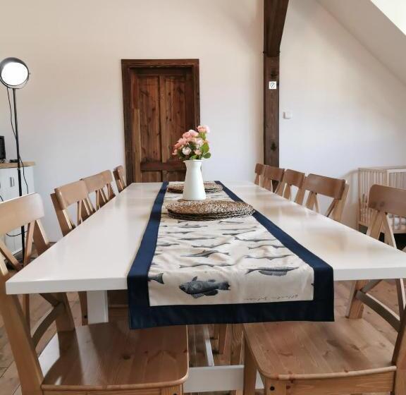 침실 2개 아파트, Apartmány Rožmberk