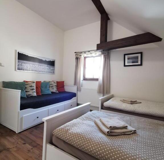침실 2개 아파트, Apartmány Rožmberk