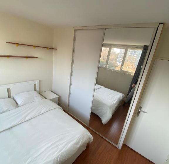 Номер Стандарт, Chambre Calme    Proche Paris Et Tgv