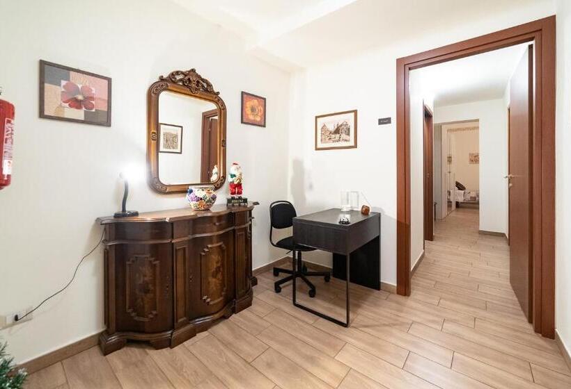 اتاق راحتی سه تخته, Le Vie Del Centro B&b