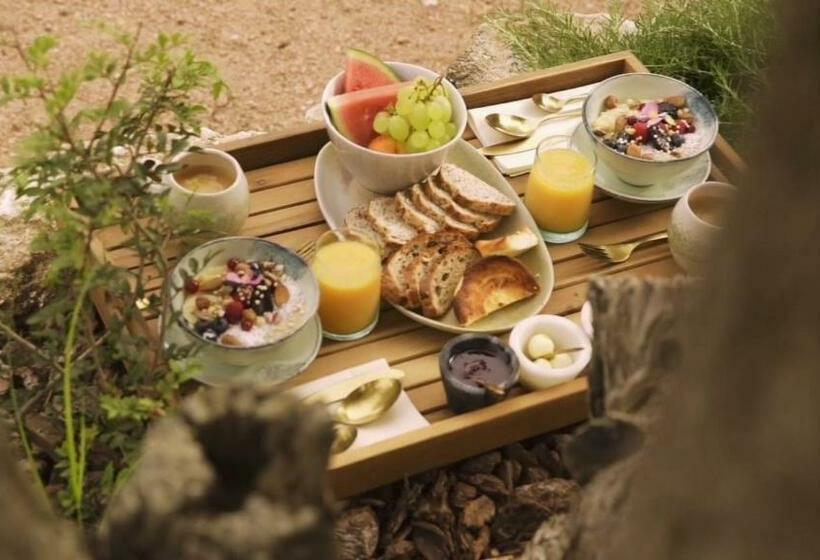 سوئیت با وان آب گرم, Hôtel Les Suites Du Maquis
