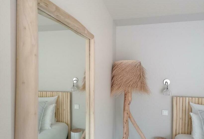 سوئیت با وان آب گرم, Hôtel Les Suites Du Maquis