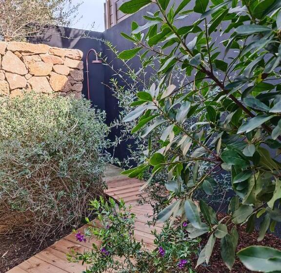 سوئیت با وان آب گرم, Hôtel Les Suites Du Maquis