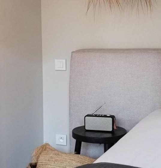 سوئیت با وان آب گرم, Hôtel Les Suites Du Maquis