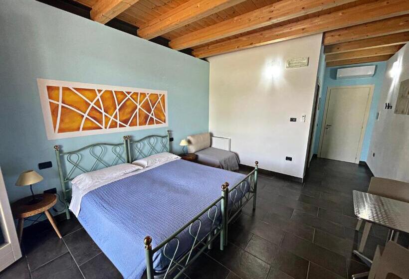 اتاق کلاسیک سه تخته, Agriturismo Scannaporco