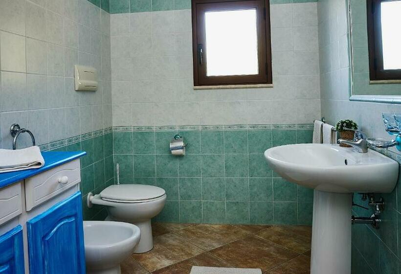 اتاق راحتی سه تخته, B&b Tiscali
