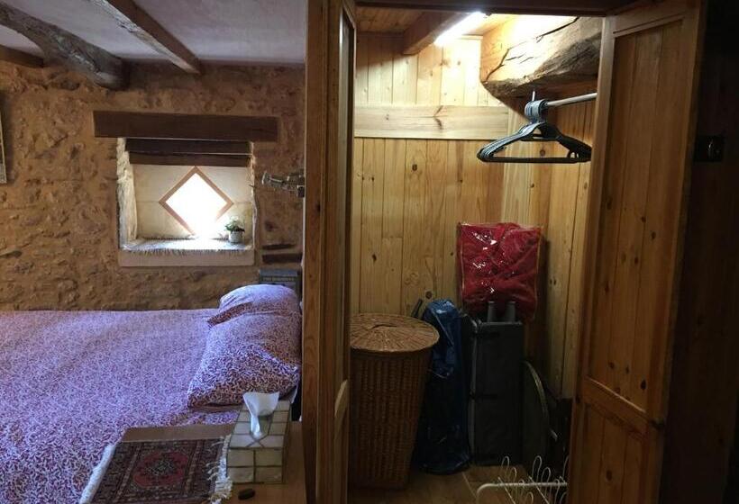 Апартаменты 1 Спальня с Балконом, Chambres D Hotes Les Coustilles