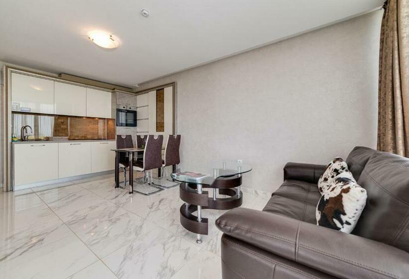 Апартаменты Deluxe 1 Спальня Вид на Море, Apartcomplex Golden Bay