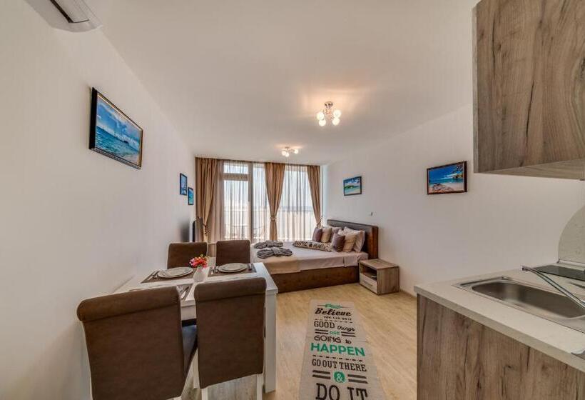 Студия Стандарт Вид на Море, Apartcomplex Golden Bay