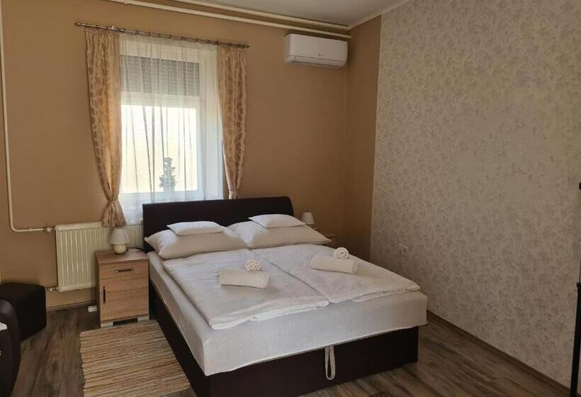 Standard room with outdoor bath, Dm Vendégház Villány