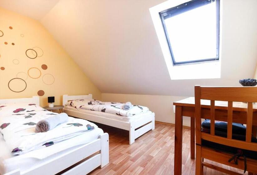 Номер Стандарт, Penzion Bazén Víno Sklep U Palečků