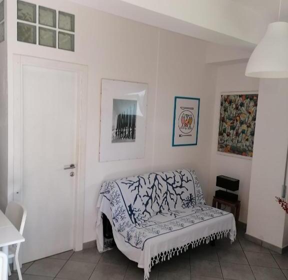 سوئیت جونیور با تراس, Villa Luisa B&b