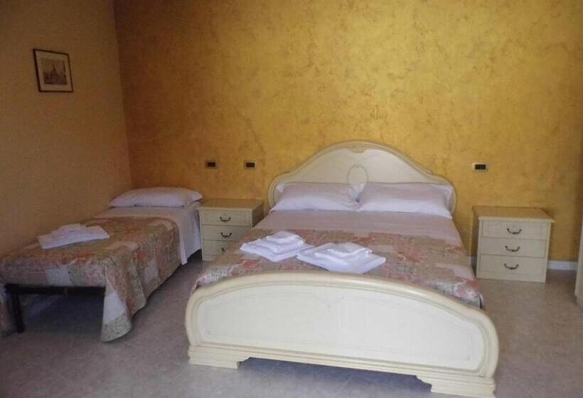 اتاق استاندارد سه نفره, A Casa Di Nelly