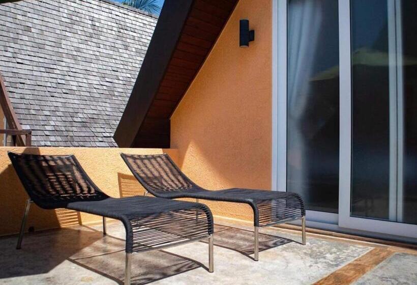 سوئیت جونیور با چشم‌انداز باغ, Siam Royal Bay Beach Villa And Beachfront Apartments