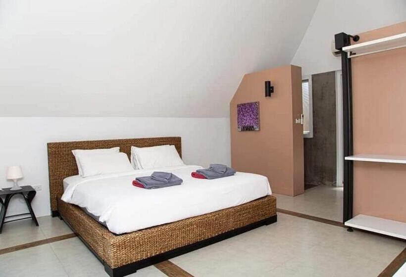 سوییت جونیور با چشم‌انداز دریا, Siam Royal Bay Beach Villa And Beachfront Apartments