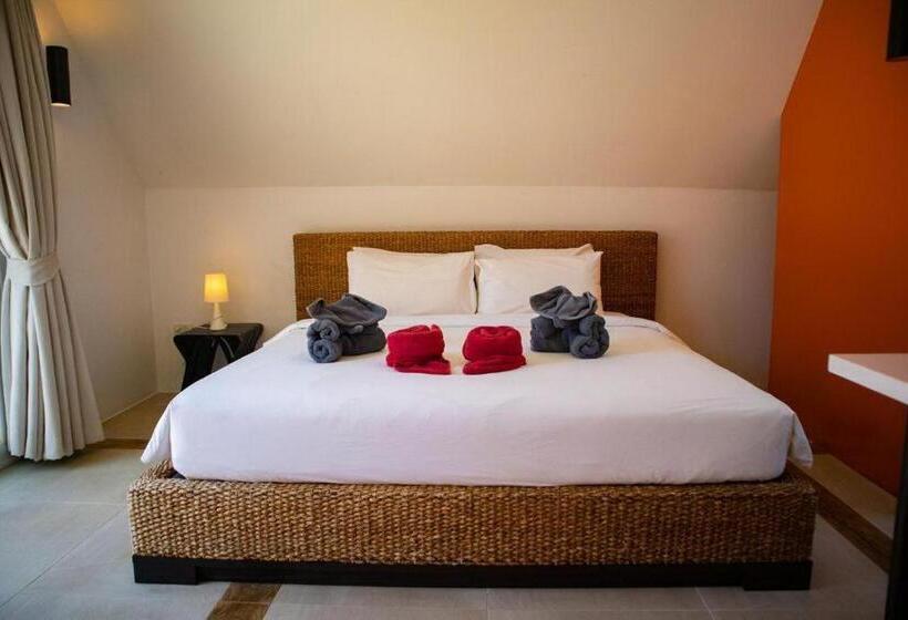 سوئیت جونیور با چشم‌انداز باغ, Siam Royal Bay Beach Villa And Beachfront Apartments