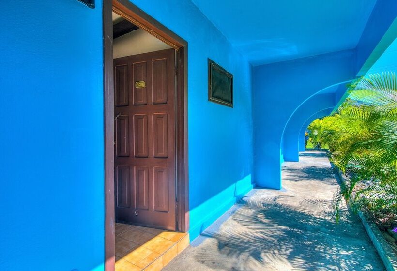 Семейный Номер, Beach Break Resort