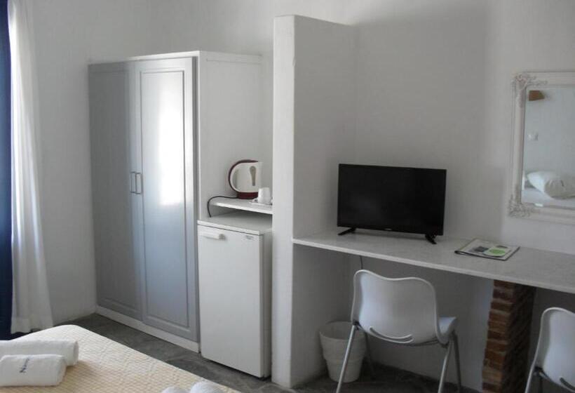 Трехместный Номер Базовый, Naoussa Hotel Paros By Booking Kottas